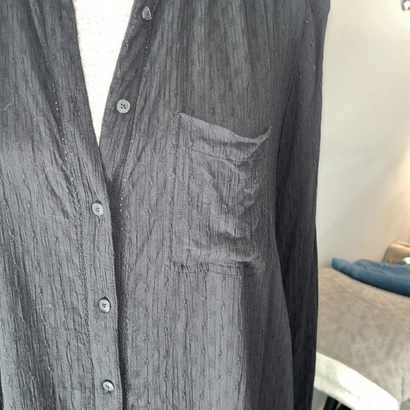 Free People The Best Blouse Oversized Crinkle Crochet Lace Top Black Size Small - Picture 3 of 9